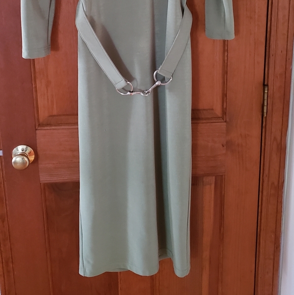 Dress - Picture 3 of 4